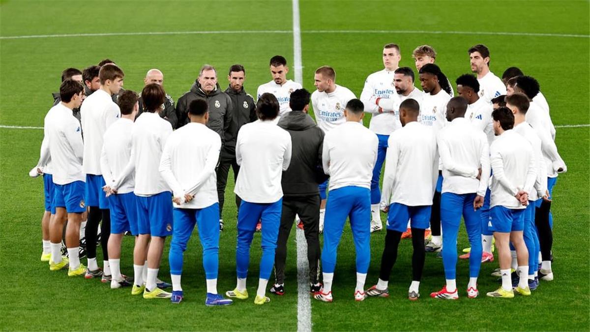 الضبابية تكتنف مستقبل كامافينجا في ريال مدريد: هل تتدخل أندية البريميرليج لإنقاذه؟