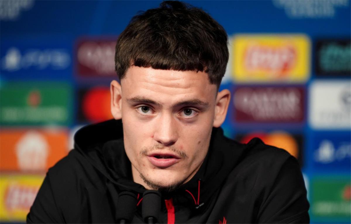 فيرتز يكسر الصمت: هل يثق لاعبو ليفربول بـ سلوت قبل معركة باريس سان جيرمان؟