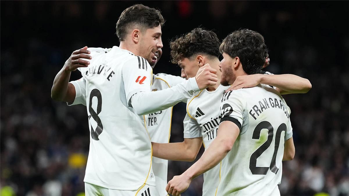 راؤول أسينسيو يضع حداً للشائعات: نفي قاطع لخلافات مع ألفارو أربيلوا في ريال مدريد