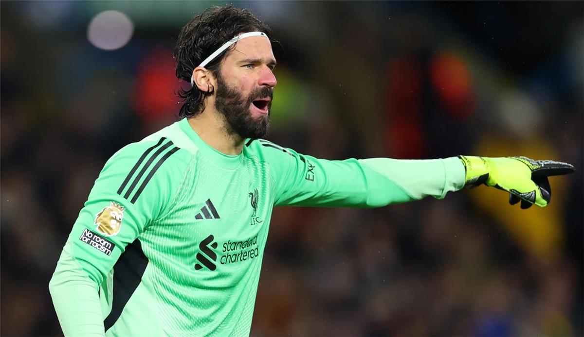 تحديات الأبطال: غياب أليسون وتأثيره على ليفربول ضد باريس سان جيرمان في موقعة الإياب